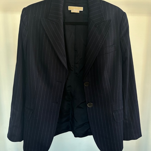 Michael Kors Collection Navy Pinstripe Wool Suit – Made in Italy (Size 6) - Picture 6 of 8